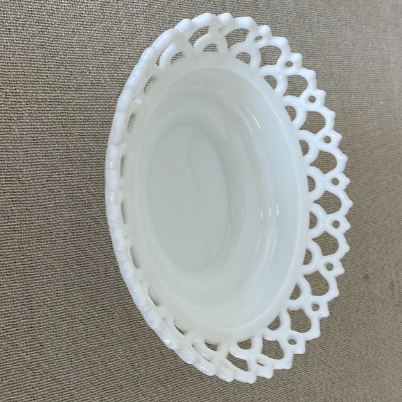 Westmoreland Milk Glass Hen on Bowl - Picture 3 of 9